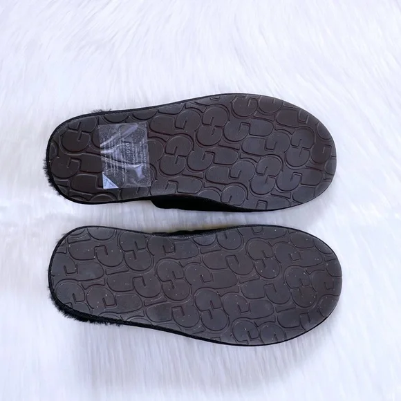 UGG Women’s Pearle Slippers In Black - Picture 8 of 8